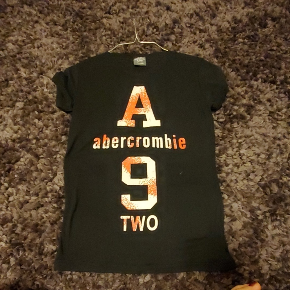 Abercrombie tshirt